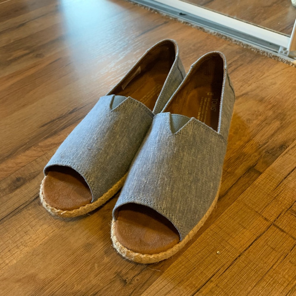 Peep toe denim TOMS